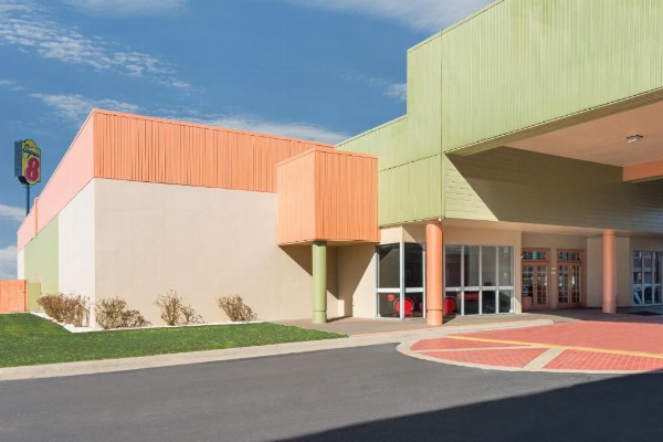 Super 8 by Wyndham Little Rock/Otter Creek image 16