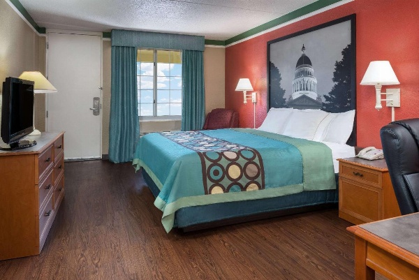 Super 8 by Wyndham Little Rock/Otter Creek image 2