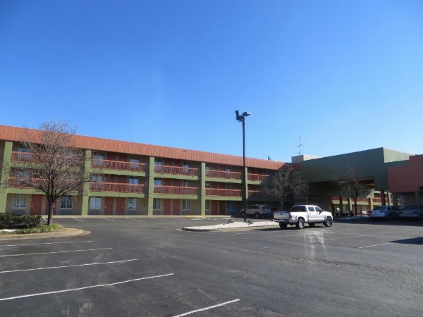 Super 8 by Wyndham Little Rock/Otter Creek image 28